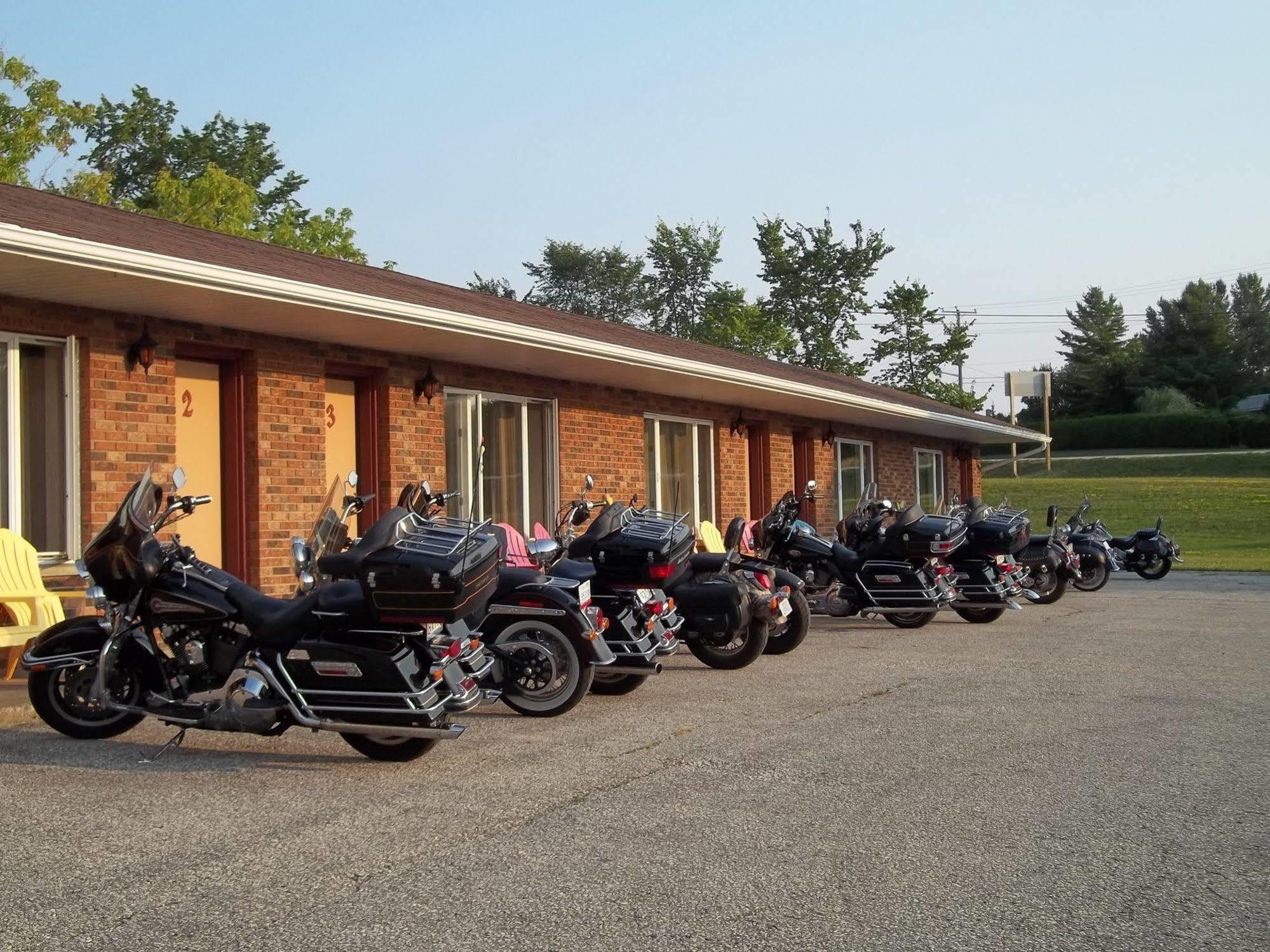 Wayside Motel Manitoulin Manitowaning Exterior foto